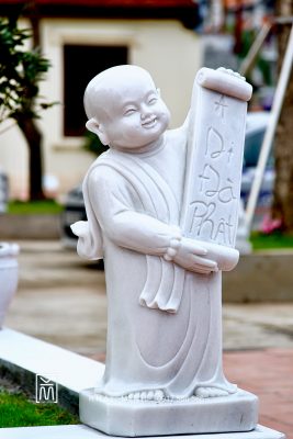 Tượng Chú tiểu bằng đá