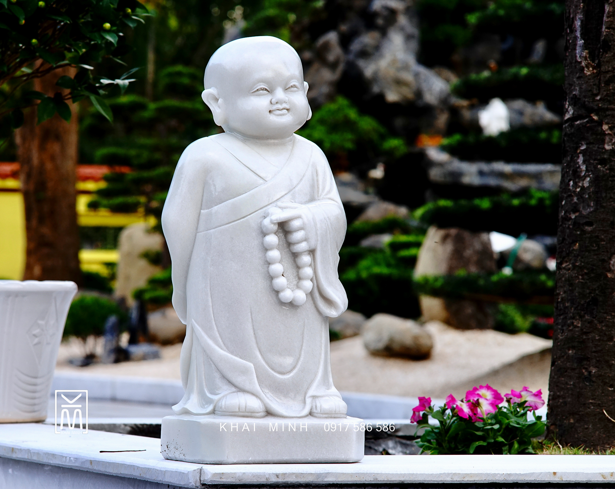 tượng chú tiểu bằng đá