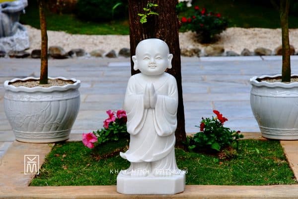 Tượng Chú tiểu bằng đá